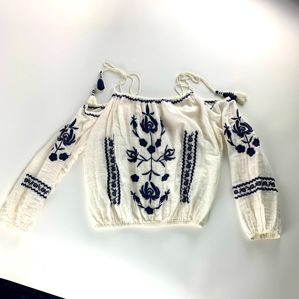 Linen embroidered top